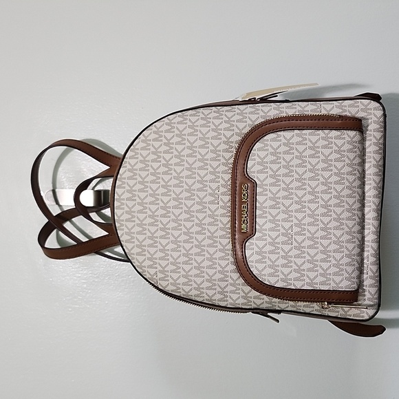 MICHAEL Michael Kors Handbags - 🌷🪻MICHAEL Michael Kors Jaycee Vanilla Zip Pocket Backpack NWT